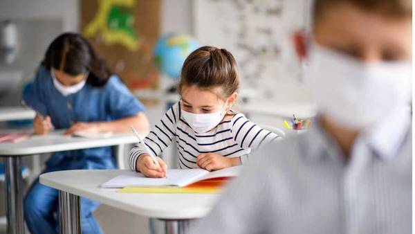 El 70% de los padres de colegios privados están a favor de las clases presenciales, afirma representante