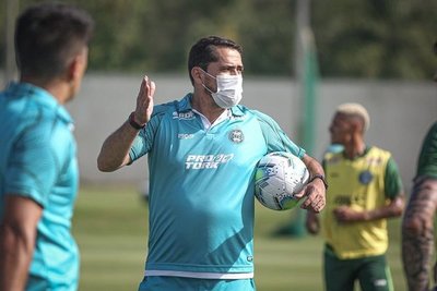 Morínigo y su cuerpo técnico con coronavirus | Noticias Paraguay