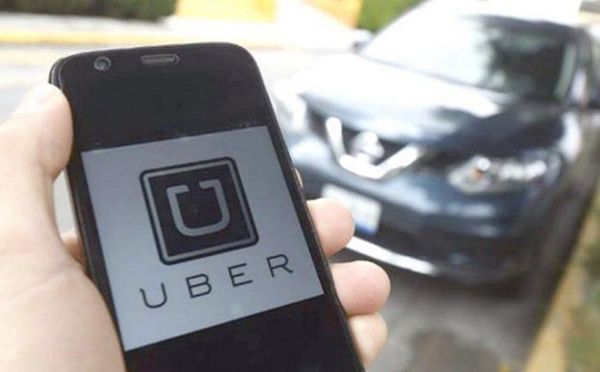 Sufrió un grave accidente a bordo de Uber hace meses, quedó en coma y hasta ahora la plataforma no se hace responsable