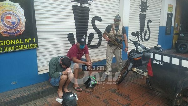 Brasileños entregadores de cocaína fueron detenidos por la Senad en Pedro Juan