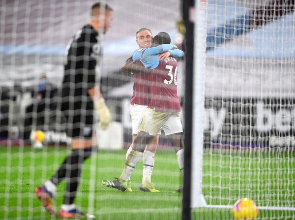 West Ham gana y acerca a zona de clasificación europea