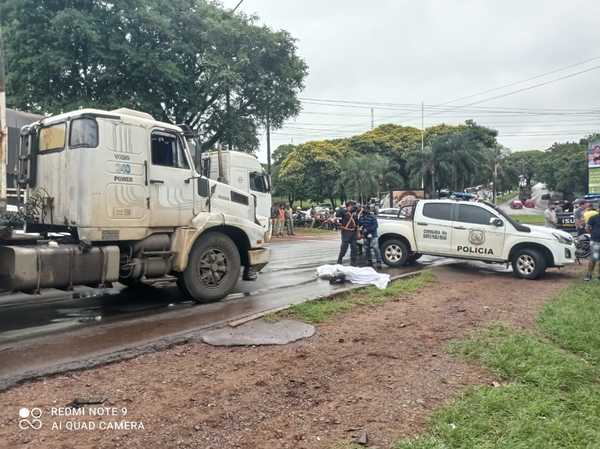 Choque entre CAMION y MOTO deja un MUERTO