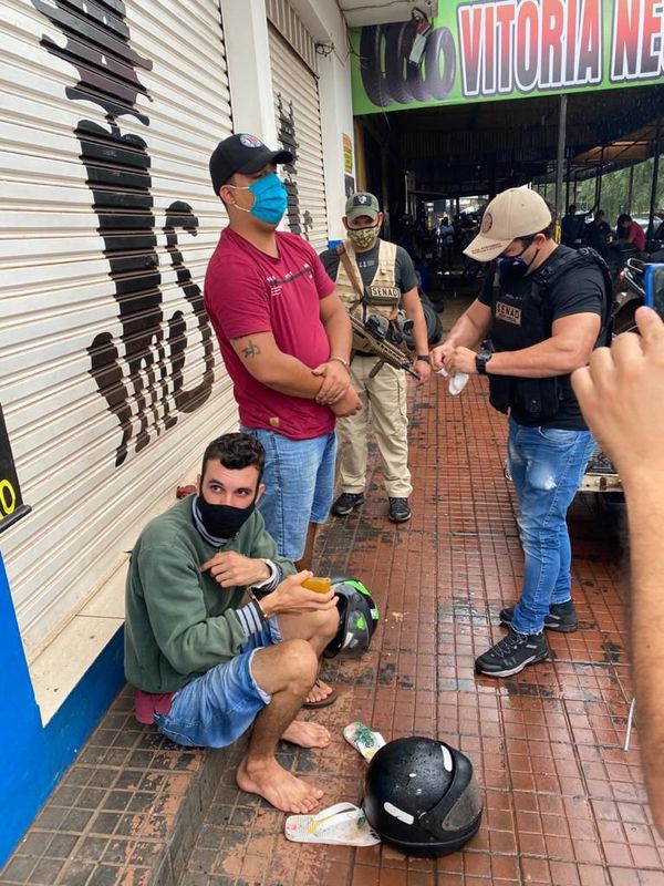 Detienen a dos supuestos microtraficantes en Pedro Juan Caballero - Nacionales - ABC Color