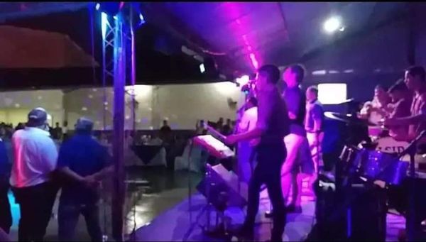 Abren carpeta para investigar fiesta de cumpleaños de intendente - ABC en el Este - ABC Color