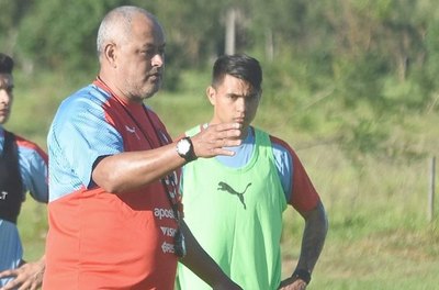 Crónica / UNO MÁS Y NO PEDIMOS MÁS