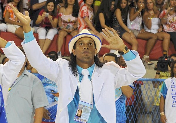 Crónica / Dinho, entre el fútbol y el carnaval carioca