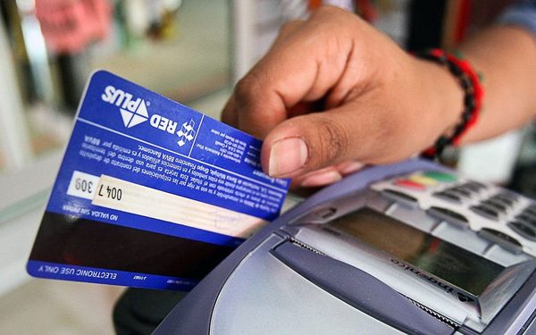 Cautela se extiende al uso de tarjetas de créditos