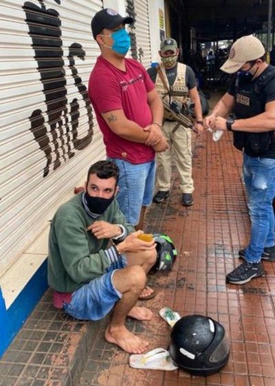 Caen dos jóvenes con crack