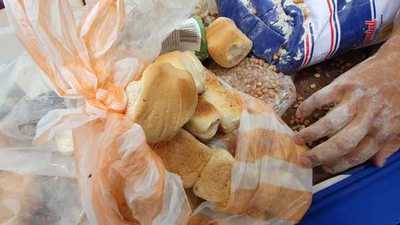Concepción: Denuncian que recibieron kits de alimentos en mal estado