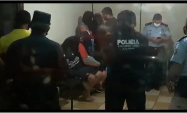 Caen policías por supuesto secuestro extorsivo a pareja brasileña