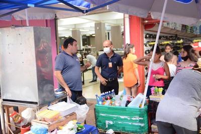 Exfuncionarios usan uniformes y carnés viejos y salen a extorsionar a comerciantes, denuncian