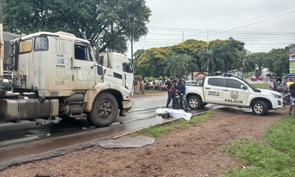 Motociclista muere tras ser chocado por un camión – Diario TNPRESS