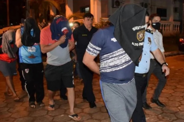 Cuatro policías fueron detenidos por extorsión y secuestro de turistas brasileños · Radio Monumental 1080 AM