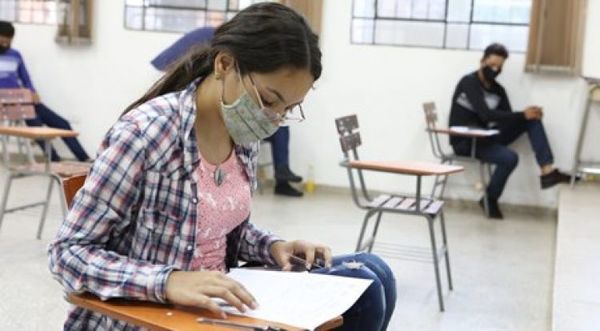 Postulantes a becas de Itaipu-Becal pueden solicitar revisión de examen hasta este miércoles