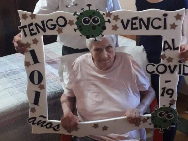 Abuela gua'i de 101 venció al COVID desde su propia casa