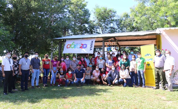 Mujeres de Villeta presentaron emprendimiento de hierbas medicinales y aromáticas | .::Agencia IP::.
