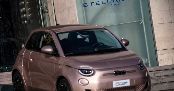 La Nación / Peugeot y Fiat se fusionan para formar Stellantis, cuarto grupo automovilístico mundial