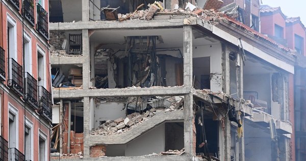 La Nación / Fuerte explosión destroza parte de un edificio en Madrid