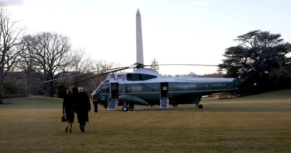 Donald Trump dejó la Casa Blanca y prometió: “Vamos a volver”