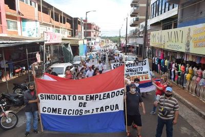 Comerciantes de Encarnación esperan soluciones de fondo para el sector - Nacionales - ABC Color