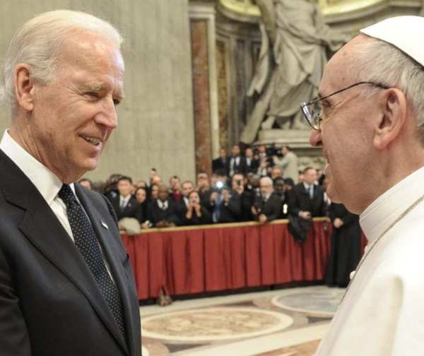 Francisco anima a Biden a fomentar la reconciliación y la paz