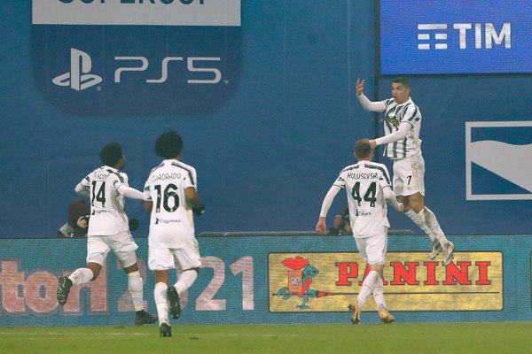 Cristiano Ronaldo, máximo goleador de la historia del fútbol