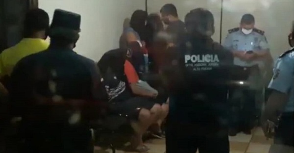 Imputan a efectivos policiales acusados de secuestro de turistas brasileños