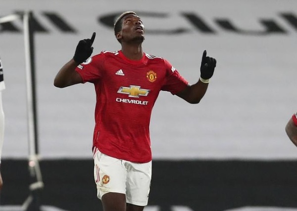 Pogba mantiene líder al United
