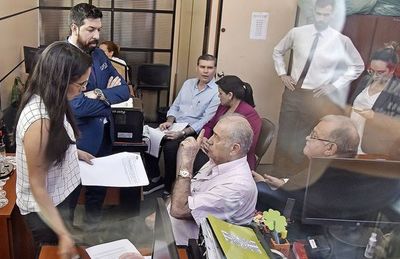 Fiscalía acusa a RGD e hijo y pide comisar bienes por  G. 58.493 millones - Nacionales - ABC Color