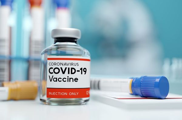 COVID-19: negociaciones para adquisición de vacunas “están avanzadas”, asegura directora de Dinavisa - Nacionales - ABC Color