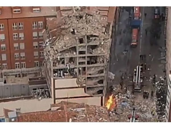 Sacerdotes paraguayos sobreviven a explosión de edificio