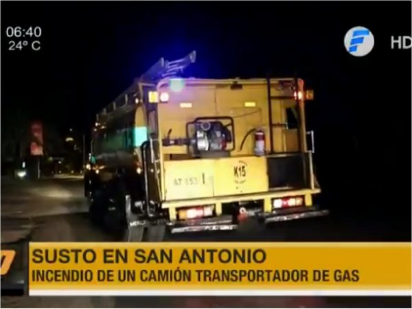 Un camión transportador de gas se incendió en San Antonio