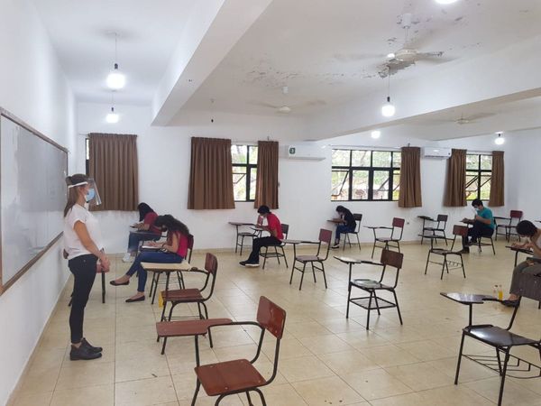 Aplazo masivo y mucha ausencia para la beca