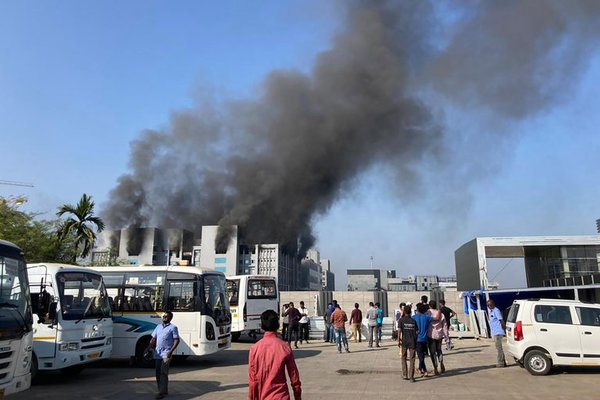 Se incendió una de las fábricas de vacunas más grandes del mundo en la India