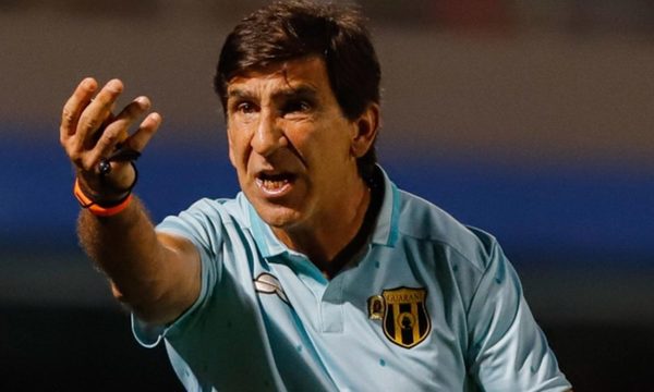 Gustavo Costas: “Al no conseguir el título se fue al carajo todo”