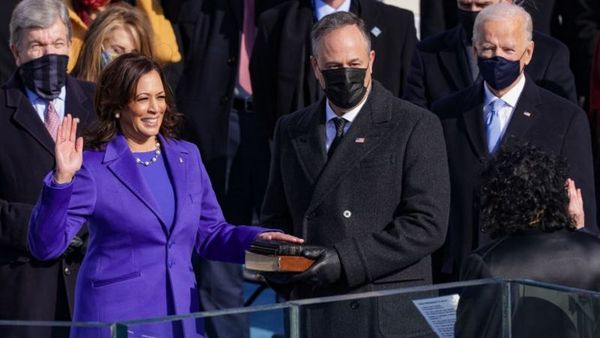 Por qué Kamala Harris y Michelle Obama vistieron diferentes tonos de púrpura