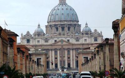 El Vaticano condena a casi nueve años de prisión al expresidente de su banco por lavado de dinero | .::Agencia IP::.