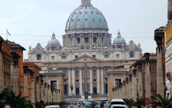 El Vaticano condena a casi nueve años de prisión al expresidente de su banco por lavado de dinero | .::Agencia IP::.