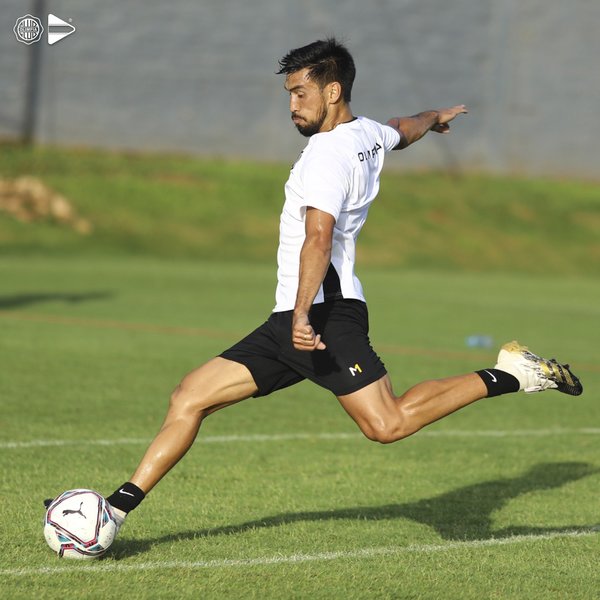 “Chelo” Estigarribia fue anunciado oficialmente y ya se acopló a la pretemporada con Olimpia - Megacadena — Últimas Noticias de Paraguay