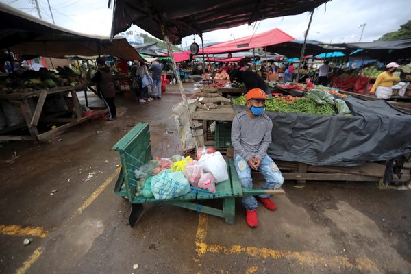 Guatemala busca frenar el contagio de la covid-19 con medidas obligatorias - MarketData