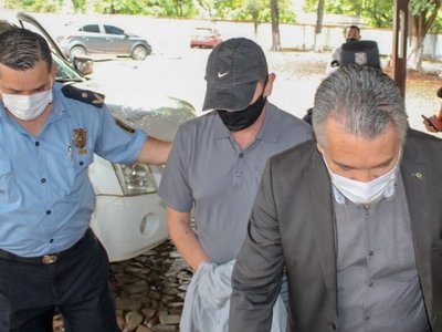 Imputan a comisario por secuestro y dictan prisión para cuatro policías