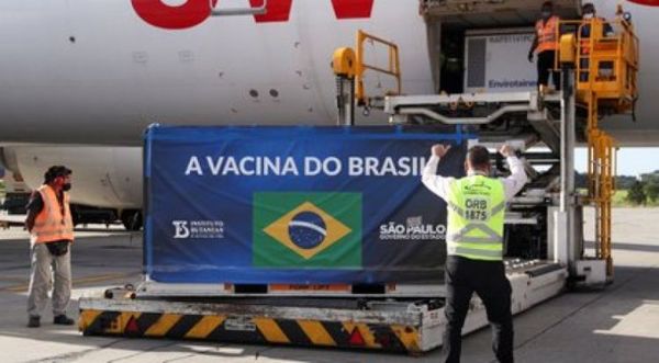 Brasil espera la llegada de 2 millones de dosis de vacuna de Oxford el viernes