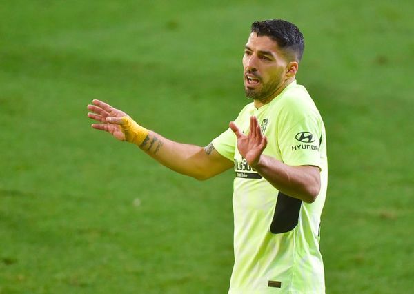 Un doblete de Luis Suárez hace más líder al Atlético - Fútbol - ABC Color