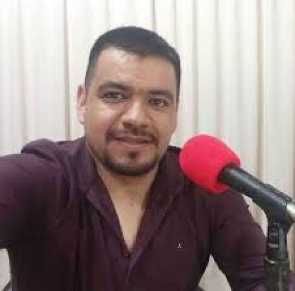 Títere: Eder Rivas se despacha contra casilleros que se recibieron de abogado y administrador