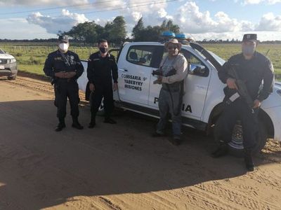 Devuelven objetos encontrados por policías en la vía pública  - Nacionales - ABC Color