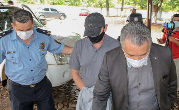 Imputan a comisario por secuestro a pareja brasileña y dictan prisión para policías - Noticiero Paraguay