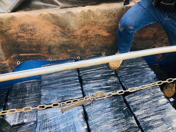 Senad confisca más de 1,6 toneladas de marihuana ocultas en camión con destino a Brasil | .::Agencia IP::.