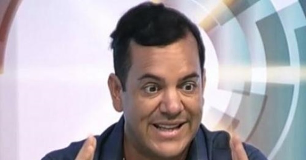 Mientras Friedman danza en Brasil aquí lo van embargar