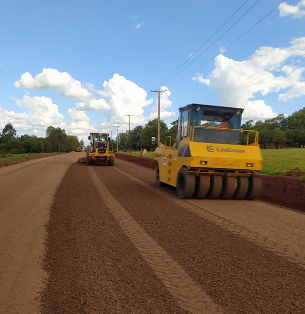 Consorcio Vaquería hará las obras de mejoramiento y conservación de 121 km en Caaguazú | .::Agencia IP::.