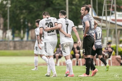Libertad vence a River en el primer amistoso